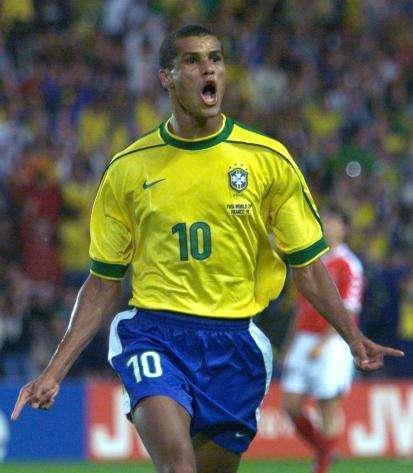 脱俗的外貌 脱俗的外貌