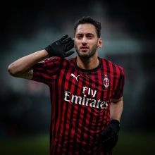 现出强大凝 现出强大凝